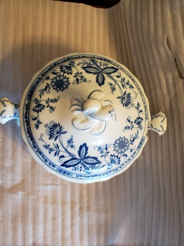 Tirschenreuth Zwiebelmuster Bavaria BLUE ONION Large Soup Tureen Round