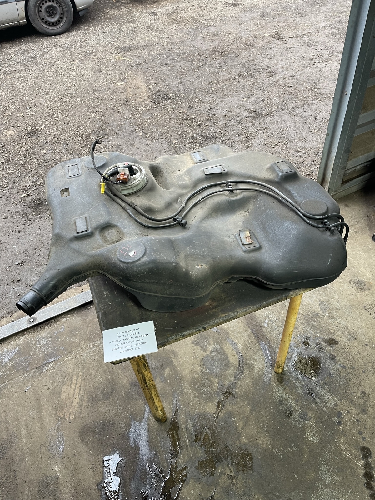 Alfa Romeo GT 2007 1.9 Diesel 937A5000 - Fuel Tank 60667991