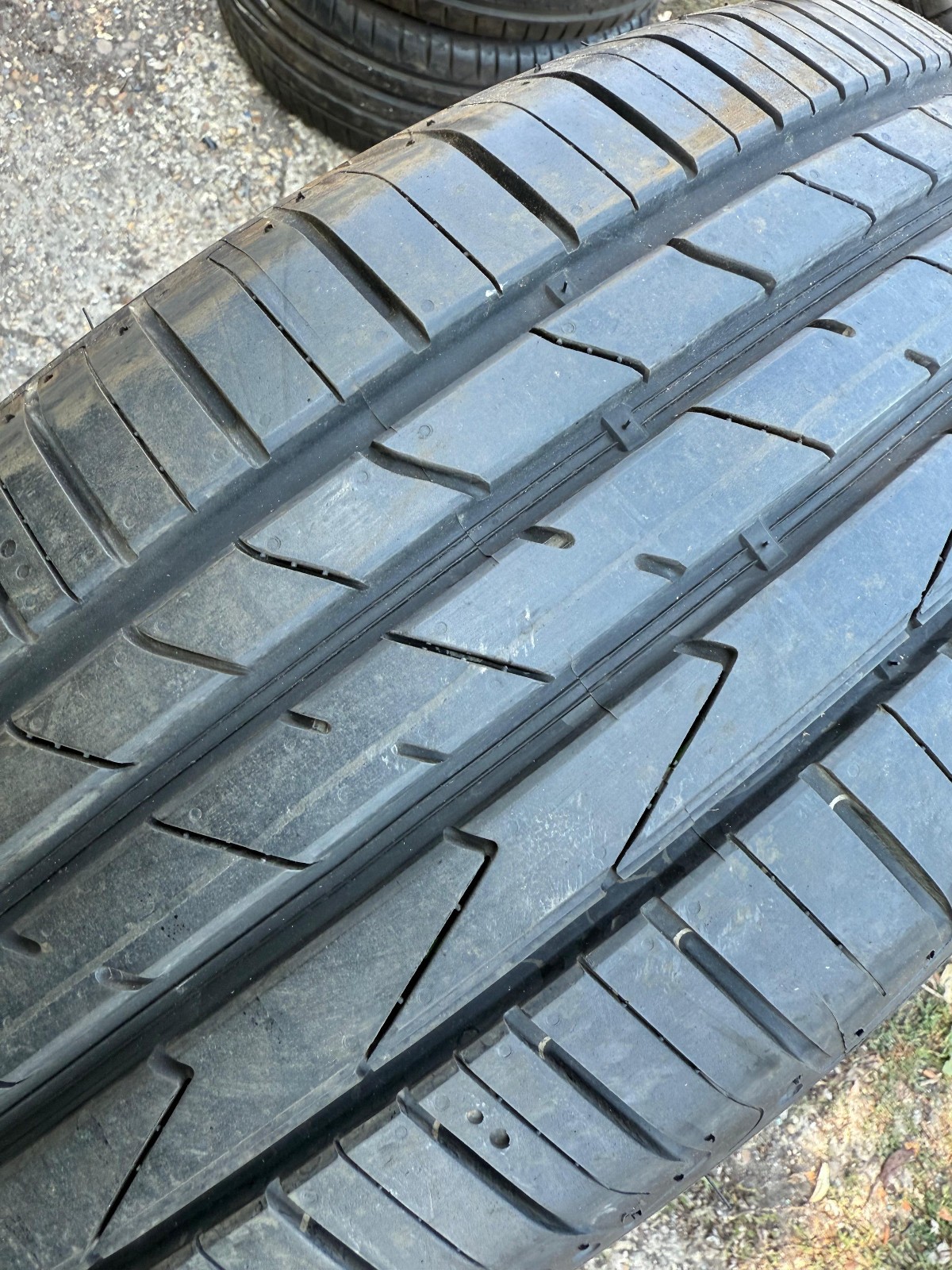 New 235 65 17 Hankook, Ventus S1 Evo 2 SUV, AO, 104W, x1 Tyre (F1_tyres) YD159
