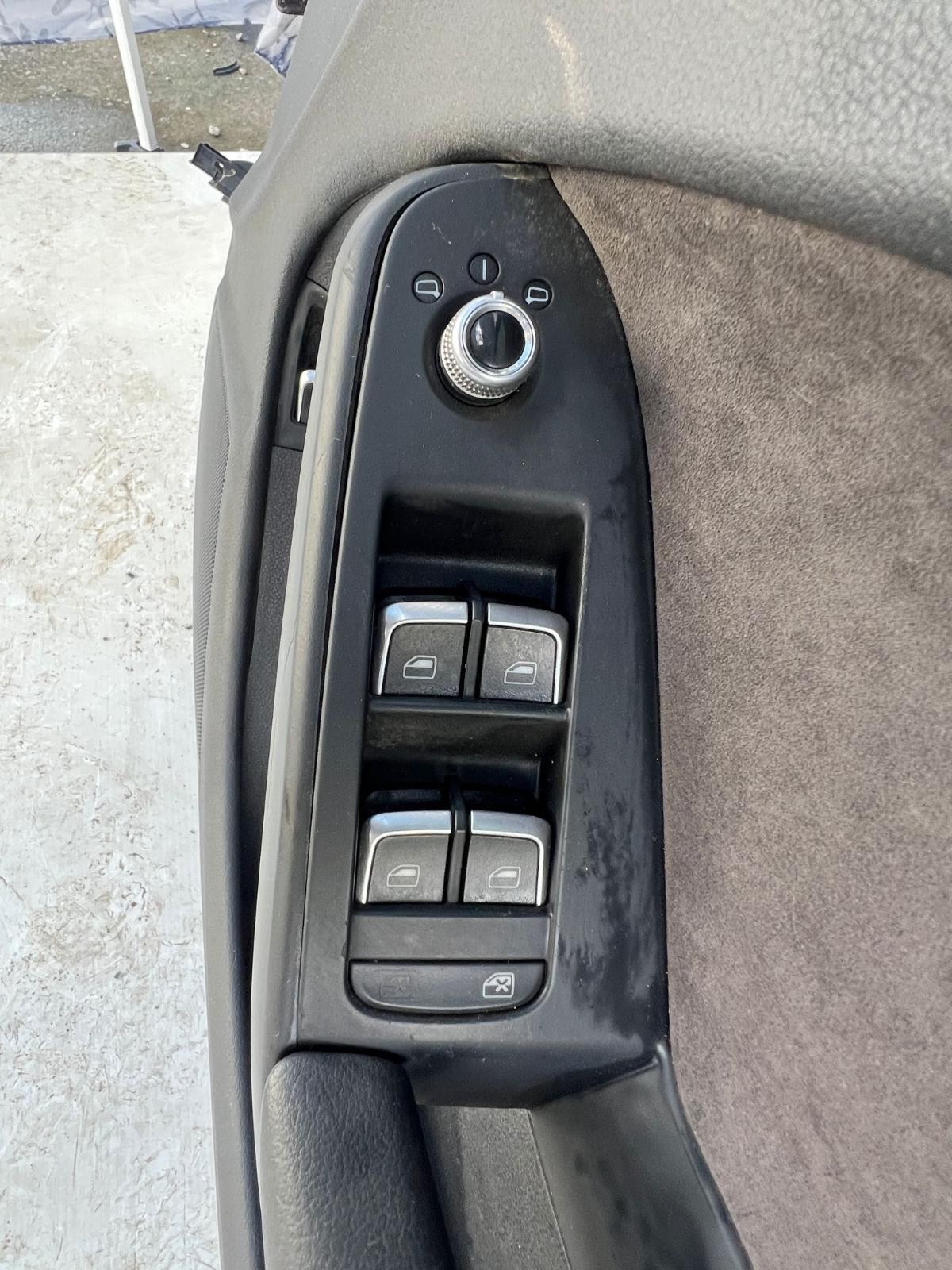 AUDI A4/S4/RS4 B8 8K 02/2008-01/2016 RIGHT FRONT DOOR GREY SEDAN/WAGON - thumbnail 12