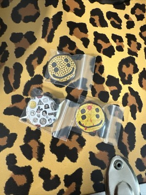 Clairo／Charm Pin Set clairomerch_002_1080x.png?v=