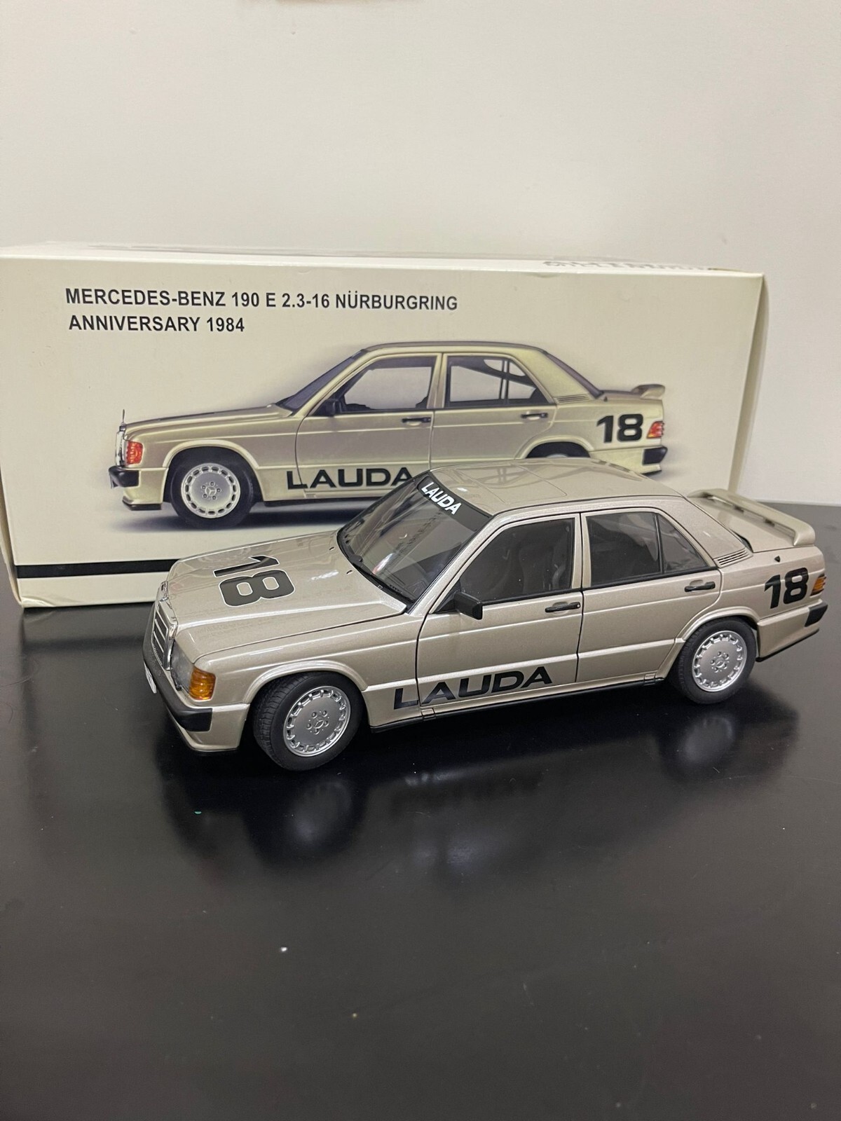 ミニカー AUTOart Mercedes-Benz 190E 2.3-16 1/18 AUTOart 1/18 Mercedes Benz 190E 1984 LAUDA #18 Nurburgring