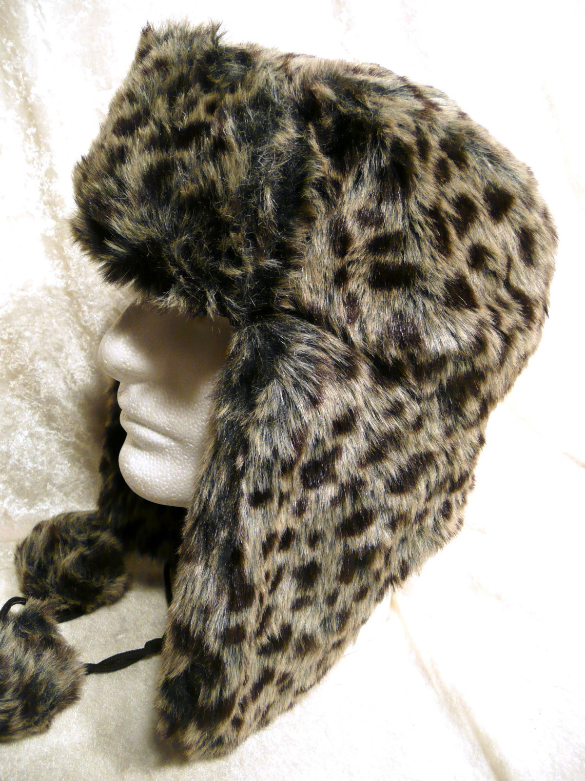 新品未使用⭐︎alo Faux Fur Polar Hat 新品未使用⭐︎alo Faux Fur Polar Hat 新品未使用⭐︎alo Faux Fur