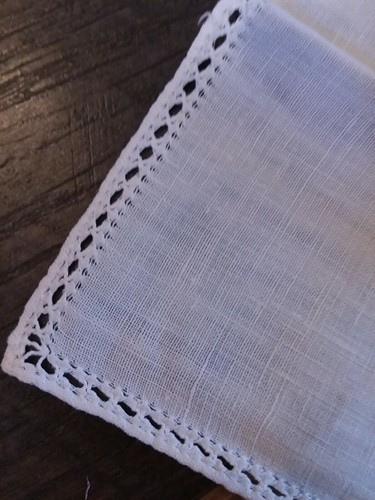 SET of 8 - VINTAGE LINEN  Napkins UNUSED Embroidered Trim 5.5