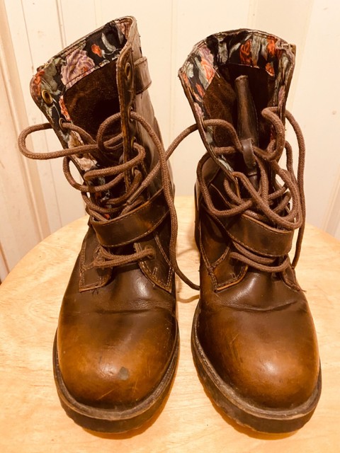 rocket dog boots sale