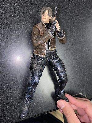NECA Resident Evil 4 Leon S. Kennedy with Jacket Action