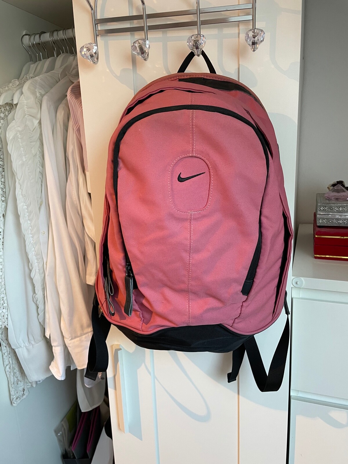 dark pink nike backpack