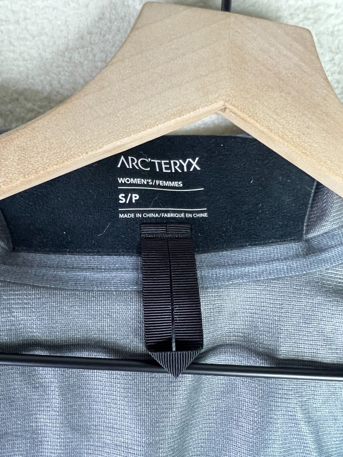 Pre-owned Arc'teryx Sentinel Relaxed Jacket Women's Size Small Yukon Gold Goretex Ski