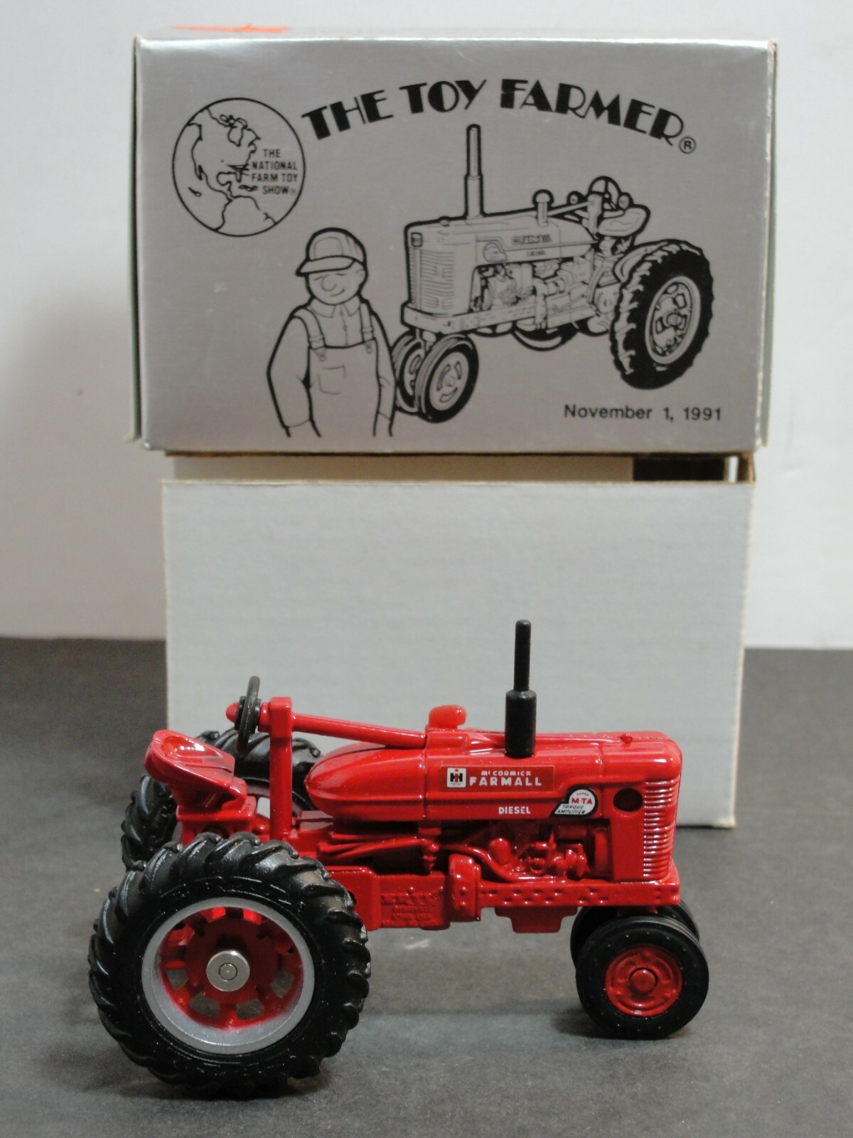 ミニカー　アメリカントラクター　McCORMICK FARMALL Amazon | マコーミック トラクター/McCORMICK FARMALL SUPER AV