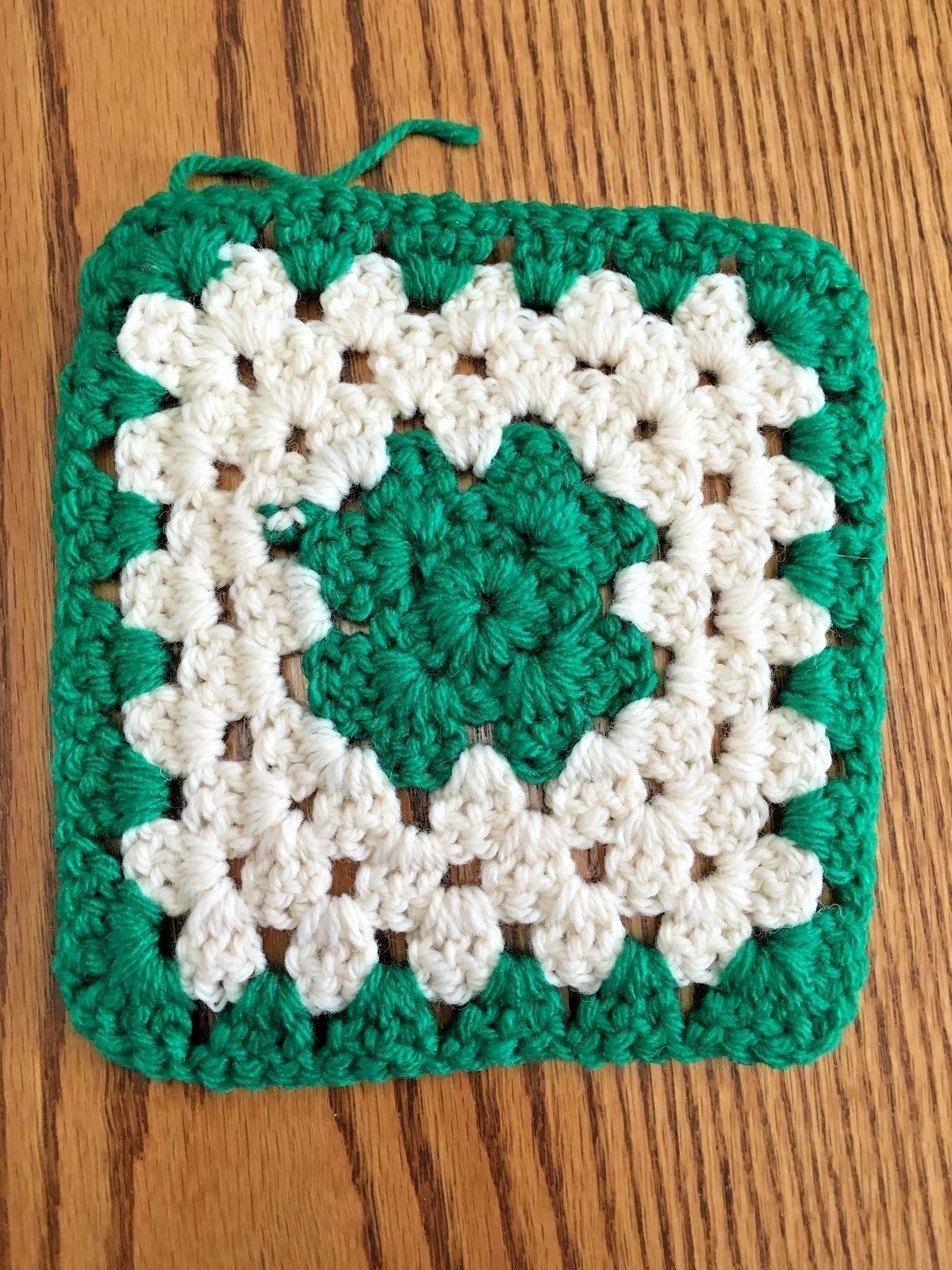 LOT OF 5 CROCHET GRANNY SQUARES - GREEN - 6.5