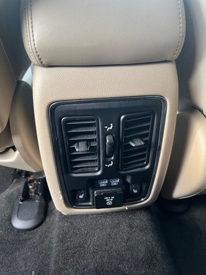 image 4 of interior