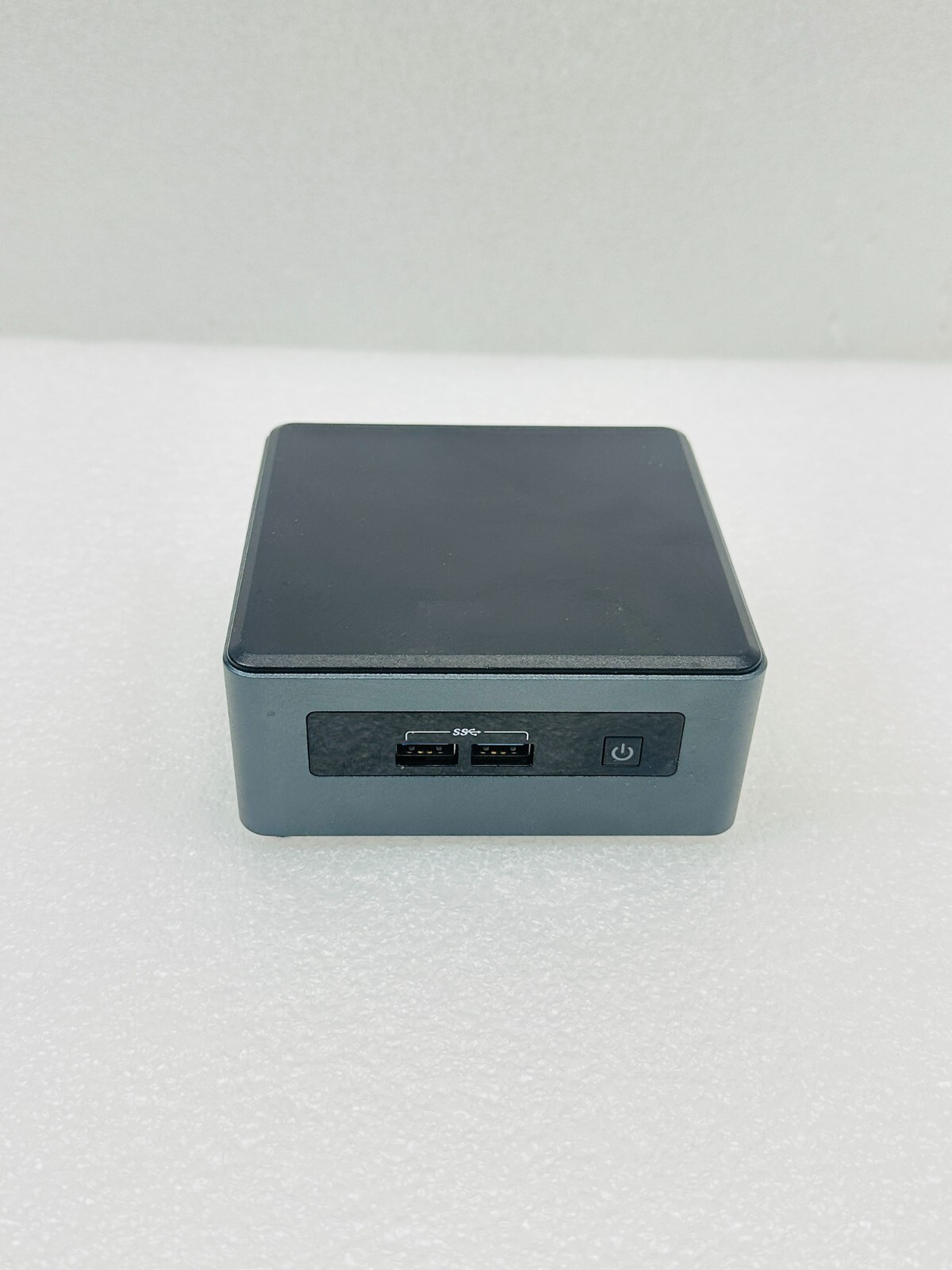 K*Y様 小型PC Intel NUC(Corei7+メモリ16GB+SSD 1 K*Y様 小型PC Intel NUC(Corei7+メモリ16GB+SSD 1