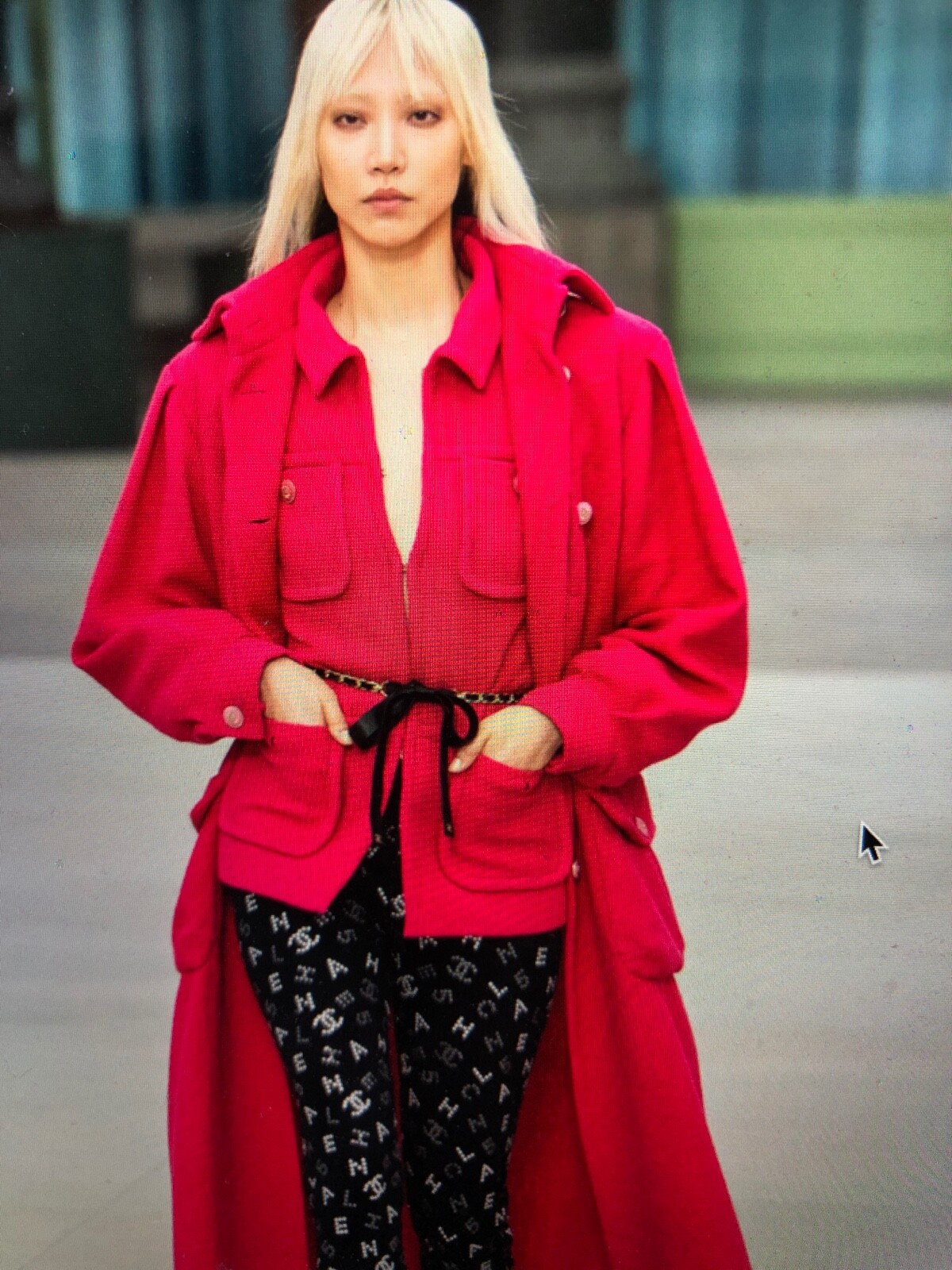 CHANEL 20C NEW TAGS TWEED RASPBERRY JACKET GOLD CC LOGO