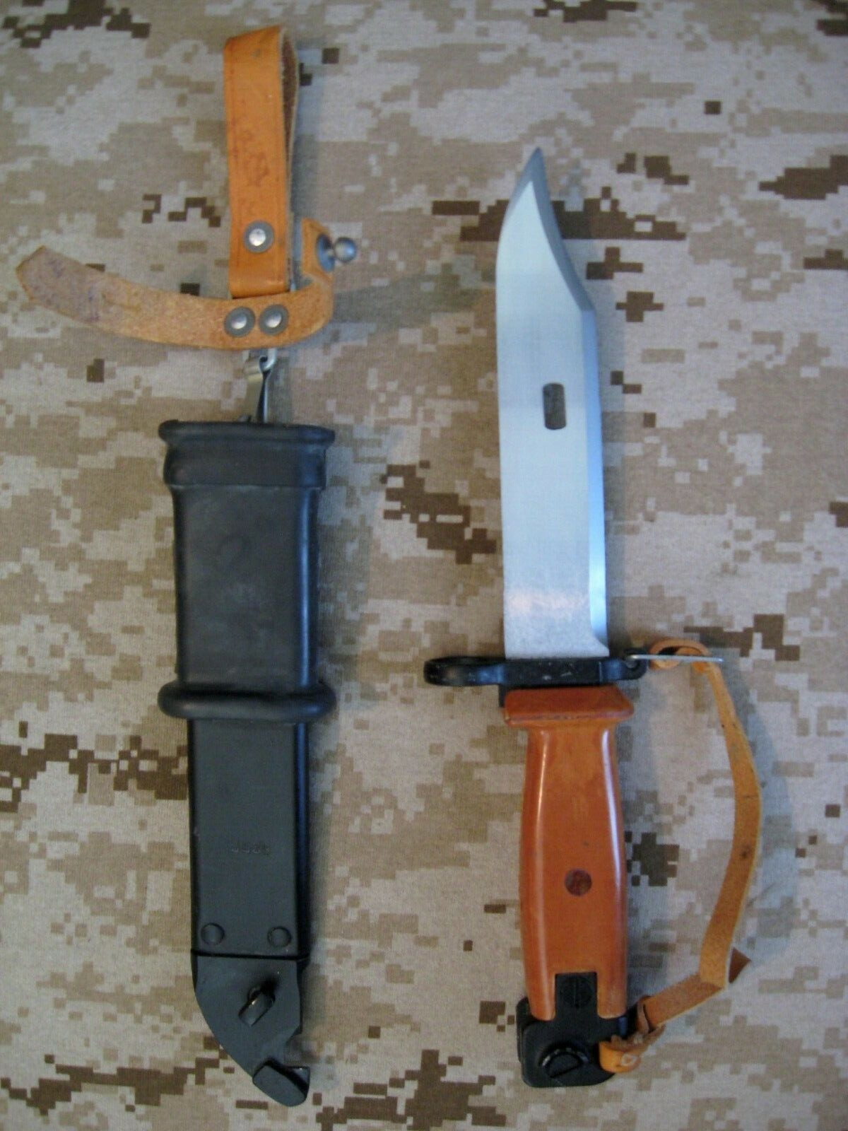Polish Orange BAKELITE 7.62 Bayonet Scabbard ak leather 5.45 poland russian
