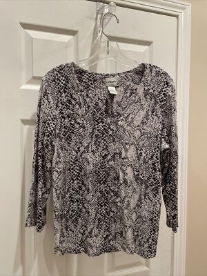 Chicos Womens Sz 1 Pull Over top Pretty White Black ￼Animal Print 3/4  sleeve