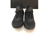 triple black 4.0 ultra boost