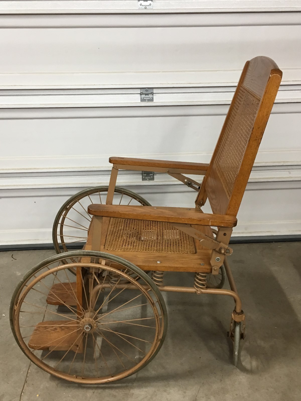 ORIGINAL Antique Vintage WOODEN WICKER WHEELCHAIR Arrow 4 wheeled Erie Penn OLD