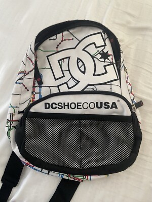DC Shoe Co USA Zippered Backpack Pre Owned