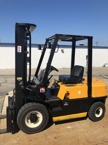 Diesel Pneumatic Forklift: Nissan Side Shift Fork Positioner Low Hours !!