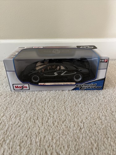 Maisto Special Edition 1:18 Scale 1996 Lamborghini Diablo SV Black