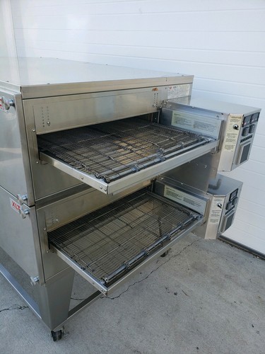 XLT MODEL 3270 DOUBLE STACK GAS PIZZA OVENS **32