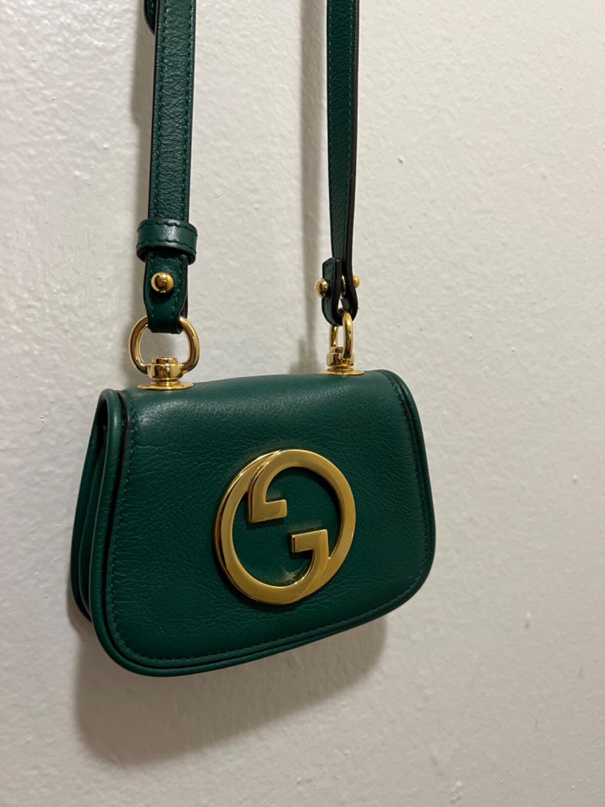 ショルダーバッグ・ポシェット GUCCI Ivory Leather Gucci Blondie Crossbody Bag Gucci - Blondie mini leather shoulder bag White - The Corner