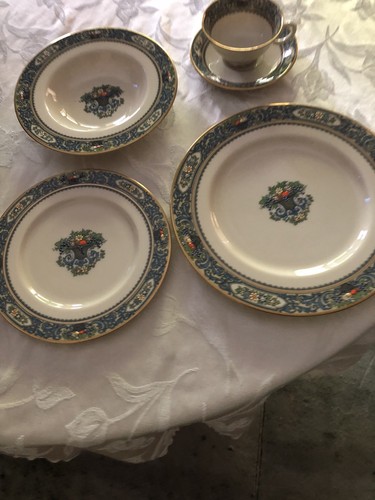 Vintage Lenox Autumn Pattern 5 Piece Place Setting Service For 16. (80) Total Pi