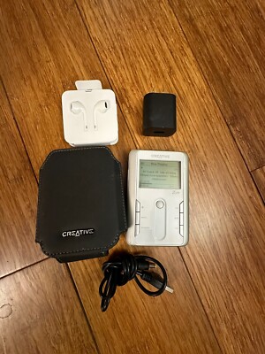 Creative Zen DAP-HD0014 Silver  20GB MP3 Player Used.