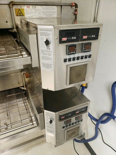 2016 XLT MODEL 3270 DOUBLE STACK GAS PIZZA OVEN **32