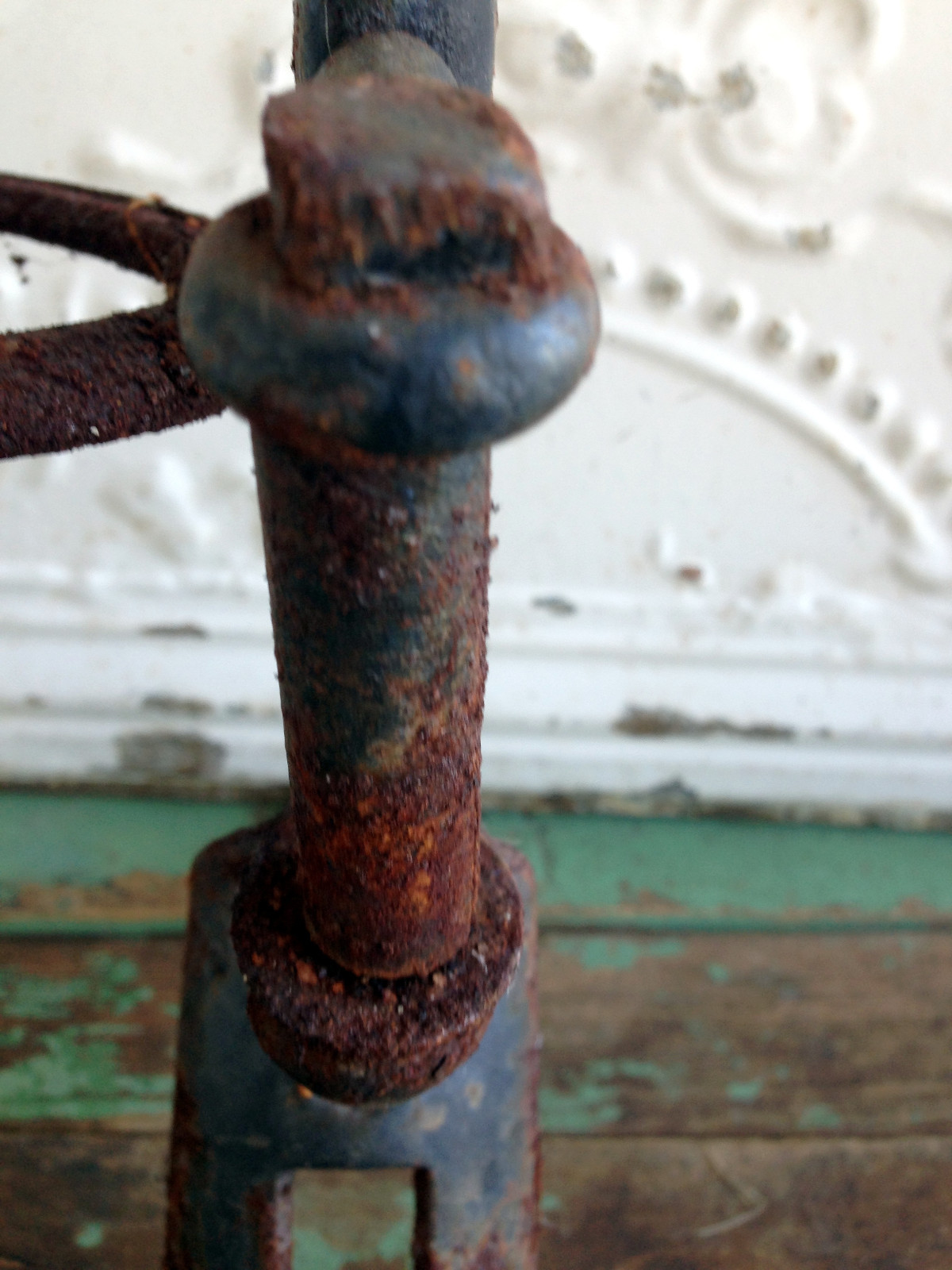 Hames floor umbrella/ parasol/ cane holder caddy horse shoes rustic cabin decor