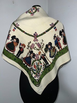 Ancien foulard alsacien signé Hansi Libération de l' Alsace 82 cm x 74 cm