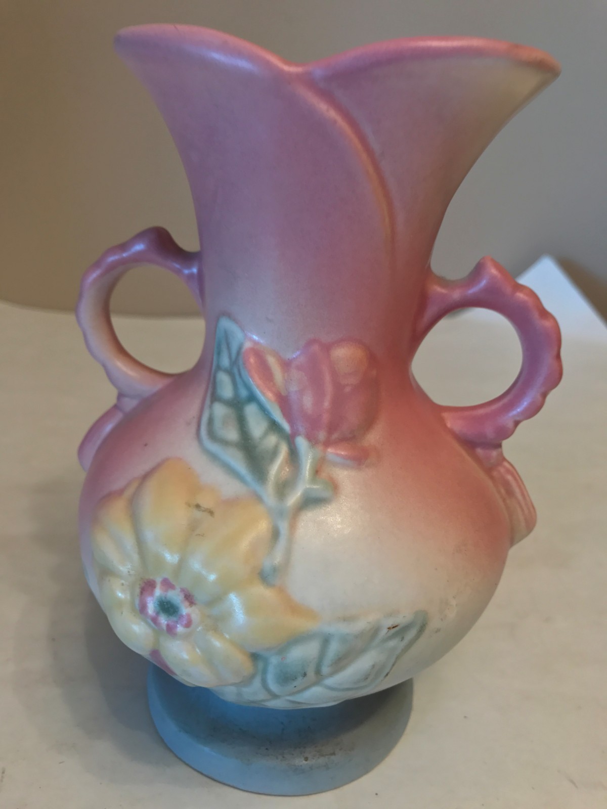 Hull Vase Magnolia 15 ~ Hull Art Pottery