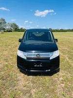 Honda stepwagon 2012 2.0petrol Automatic  8 seats  Touch screens with Bluetooth