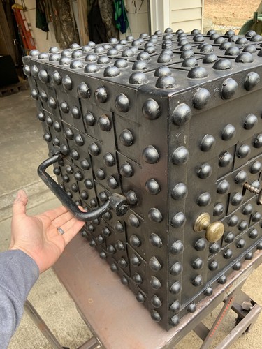 Original C.1827 Jesse Delano Hobnail Safe New York Very Rare