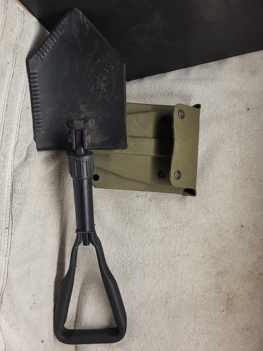 Vtg U.S. Military Ames 02 Folding Trench Shovel Tool Steel