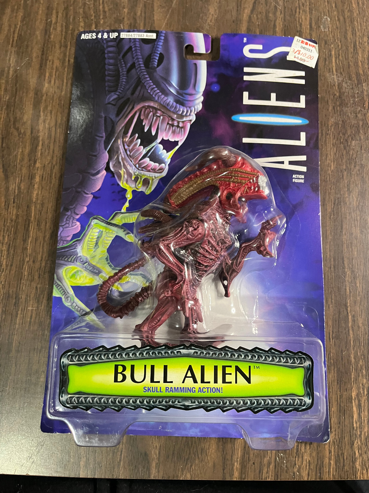 Aliens - Bull Alien Action Figure with 