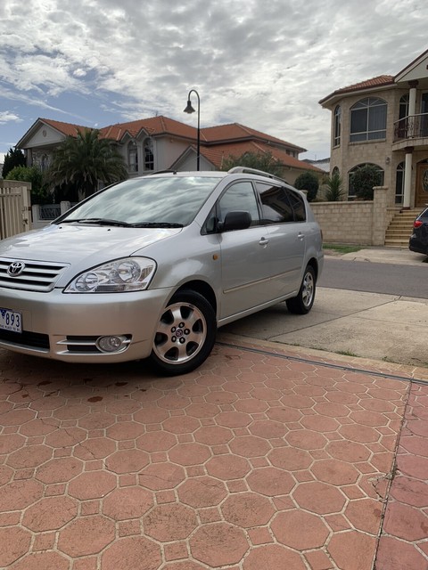 Toyota avensis verso 2002