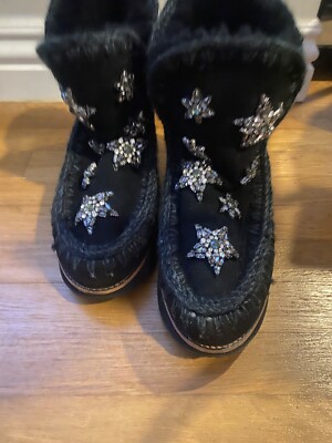 MOU ESKIMO Suede Rhinestone STARS W/Shearling Lining  BLACK BOOTS SIZE 41 New!