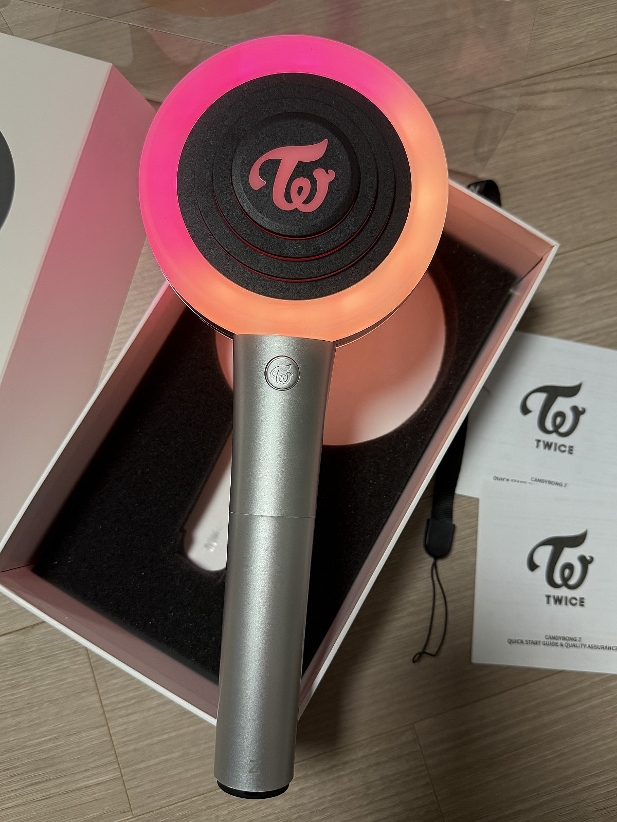 トゥワイスペン Twice candybong z twice ペン ライト 新しい