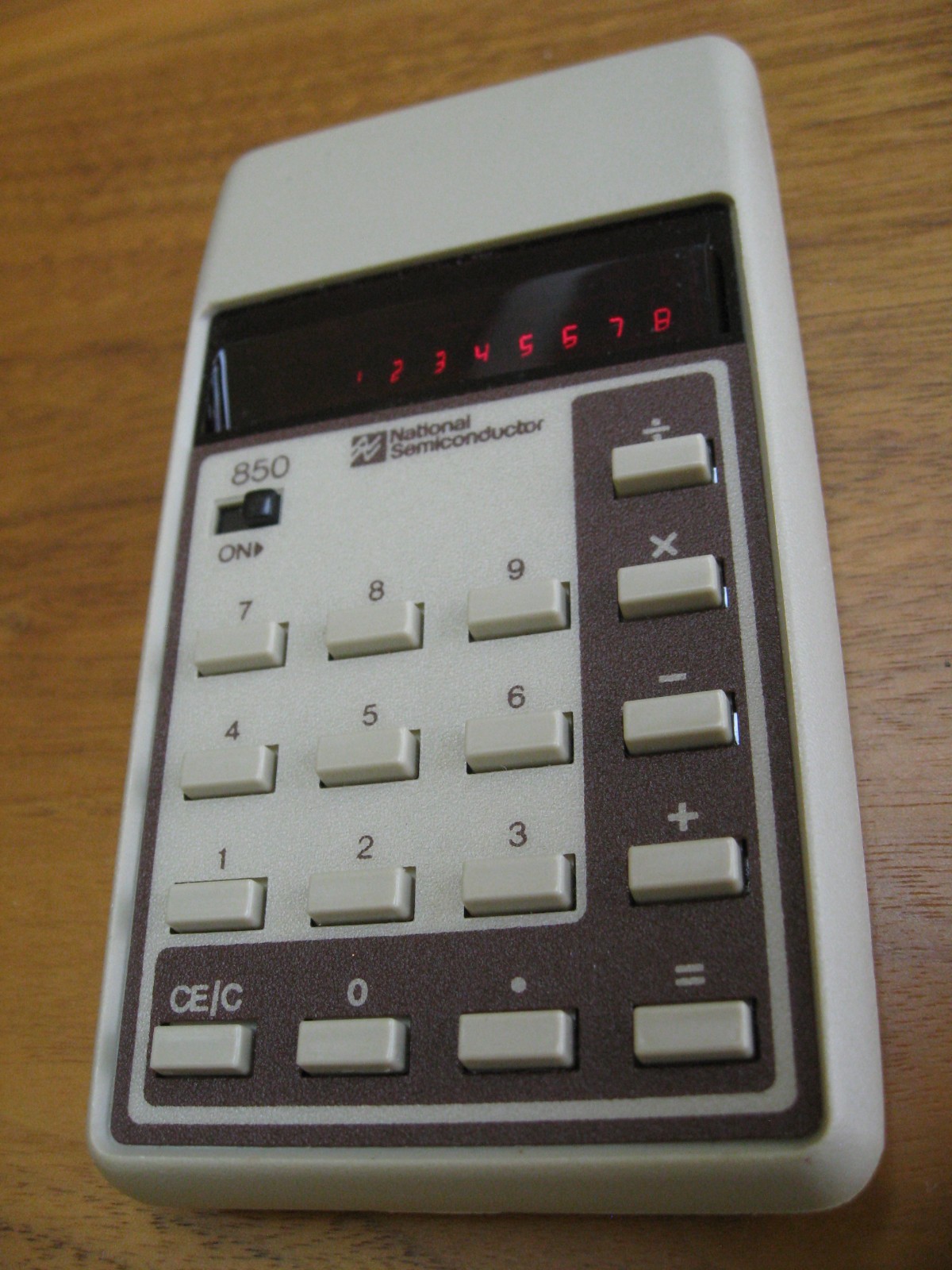 Vintage Collectible: National Semiconductor #850 calculator! Near Mint. Tested