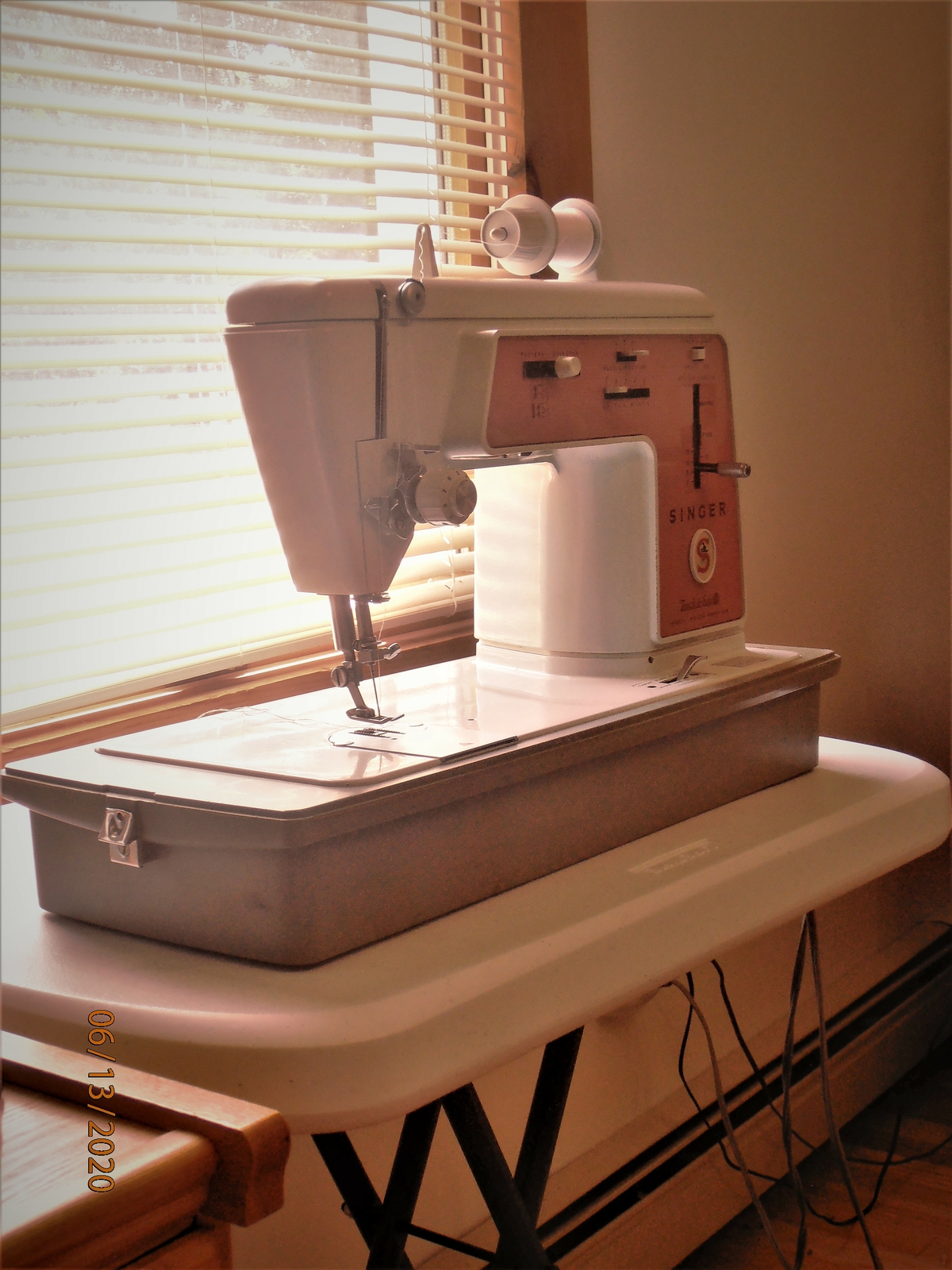 170071 Vintage Narrow Straight Stitch Foot Singer Slant