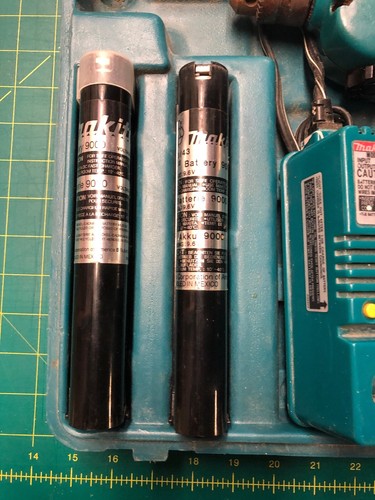 Makita 6012HD - 9.6V Cordless Drill Kit + Charger Plastic Case And 2 Batteries