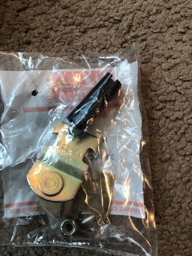 Lot of 42 Hydra-Zorb 100037 Cushion Clamp Strut Mount 3/8