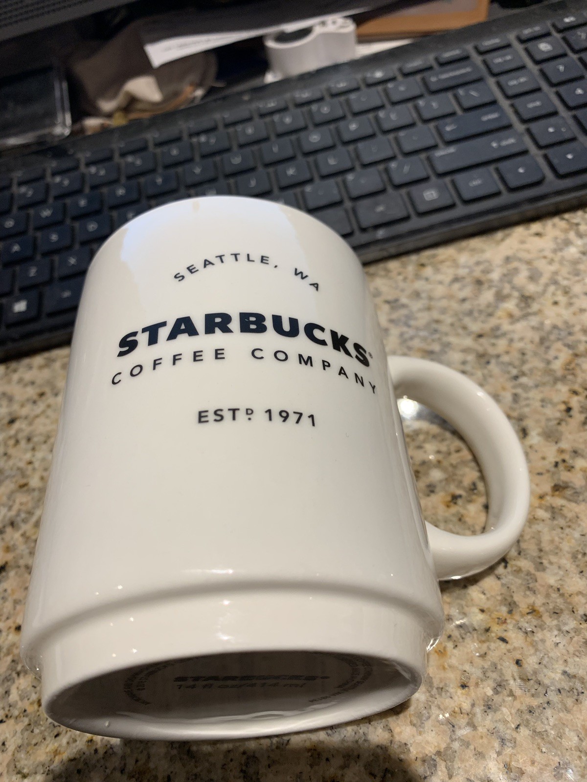 STARBUCKS COFFEE COMPANY EST 1971 SEATTLE WA 14 OZ COFFEE TEA MUG CUP