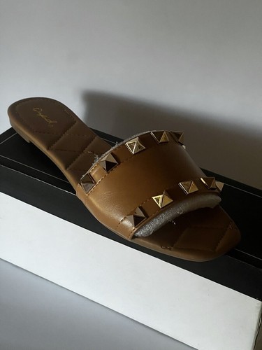 Qupid Hazy-181 Women's Studded Slide Sandals Tan PU W Gold Tone SZ 10