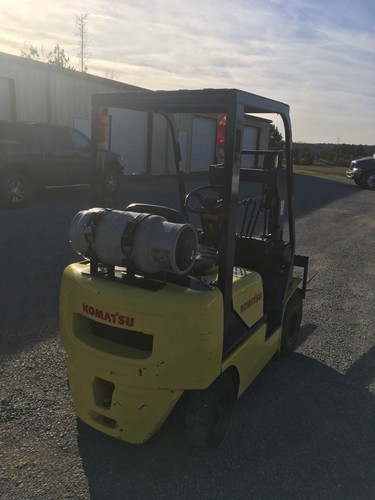 2000 Komatsu Forklift, 3,000 lb lift, Propane