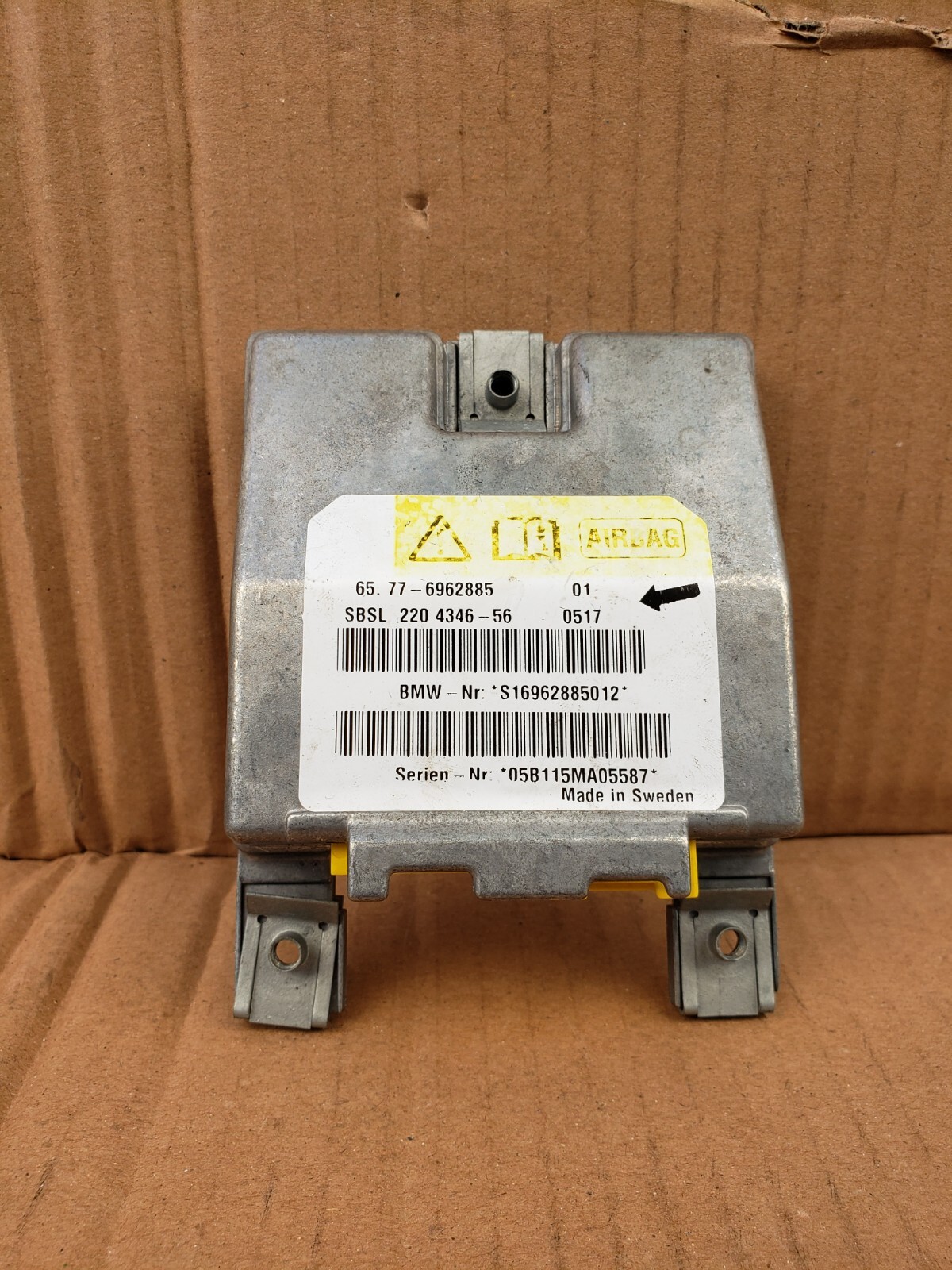 04-07 BMW E60 E63 530i 525i 550i 650i Left B-Pillar Control Unit Module 6962885