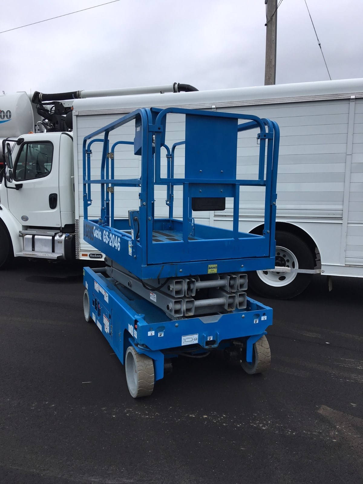 2016 Genie GS2046 Man Lift only 4 hrs Lift Hieght 26' 1200lb capacity