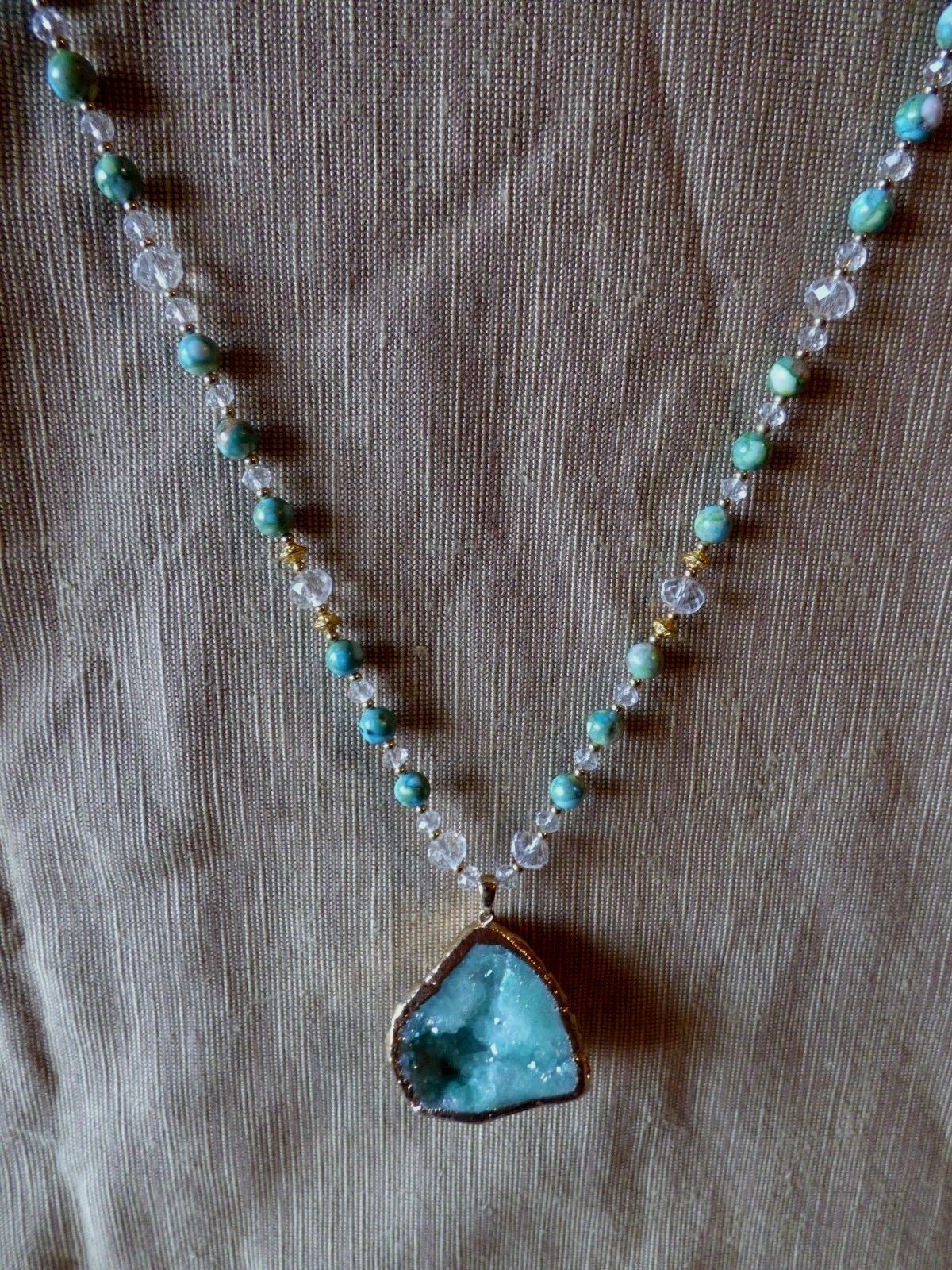 Aqua Druzy Quartz Geode crystal Stone Pendant Necklace 19.5