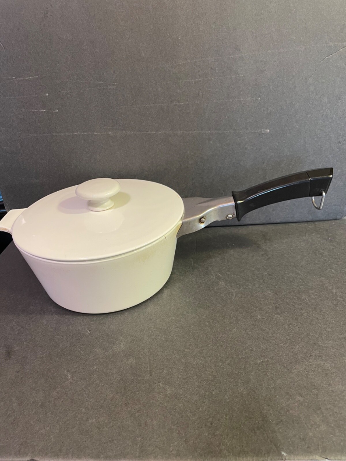 Vintage Corning Centura White 1 3/4 QT Saucepan, Lid Vintage Corning Centura White 1 3/4 QT Saucepan, Lid